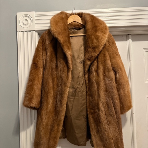 1970s era Mink Fur Coat - Picture 4 of 12
